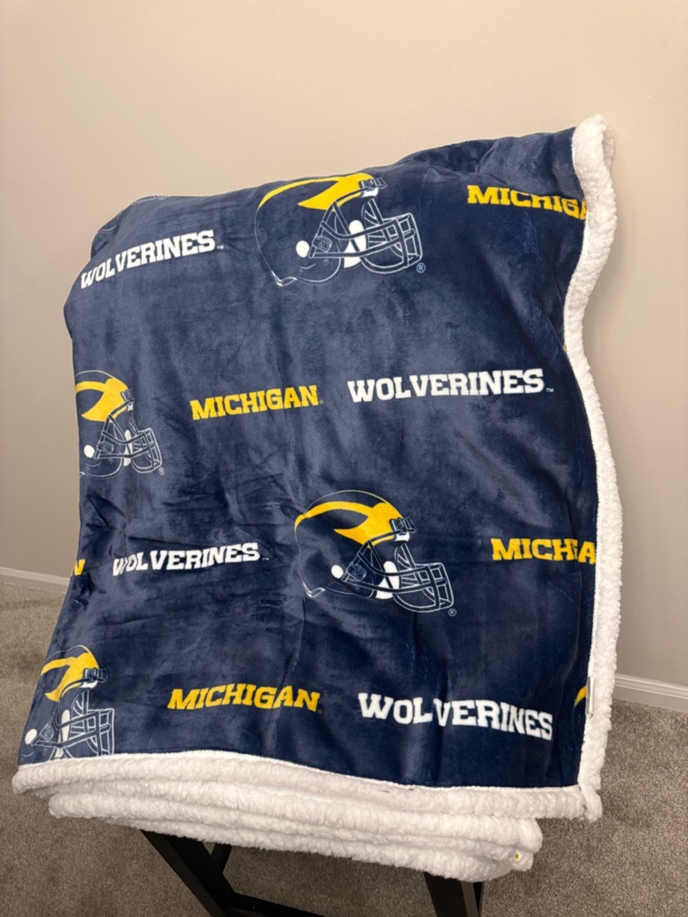 Plush Sherpa Throw Blanket - Navy/Yellow